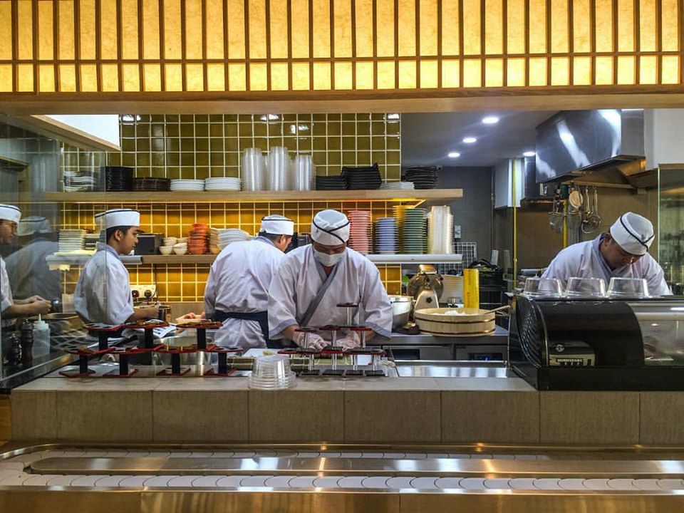 Aki Sushi (Plaza 333)